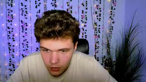 lucas_long_ online show from September 2025 06:42:01 PM