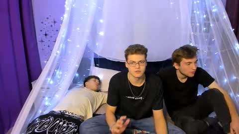 lucas_long_ online show from October 2025 07:03:01 PM