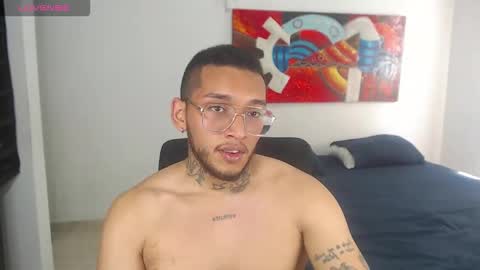 Snapshot of lucavanden chatting on November 2025 03:01:01 PM Luca Vanden online show from November 2025 03:01:01 PM