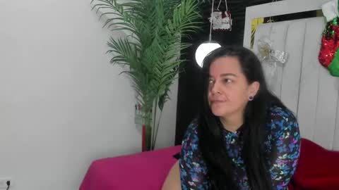 Lucia Vonne online show from December 2024 01:56:02 PM