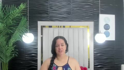Lucia Vonne online show from January 2025 11:35:01 AM