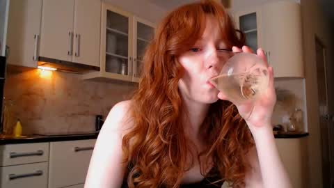 Lucia online show from December 2024 04:31:01 PM
