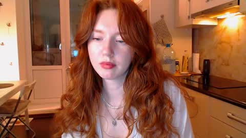 Lucia online show from December 2024 08:00:01 PM