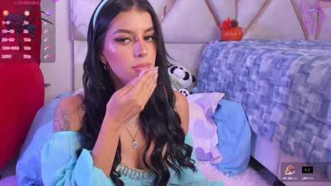 LuciaJhonnes online show from October 2025 12:52:02 AM