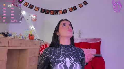 LuciaJhonnes online show from October 2025 12:02:02 AM
