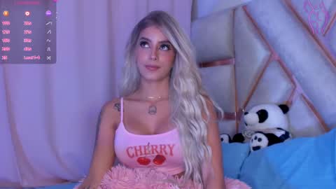 LuciaJhonnes online show from November 2025 11:05:01 PM