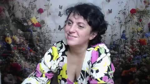 Snapshot of luciami chatting on October 2025 05:54:02 PM LuciaMi online show from October 2025 05:54:02 PM