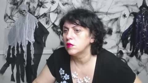 Snapshot of luciami chatting on November 2025 06:01:02 AM LuciaMi online show from November 2025 06:01:02 AM