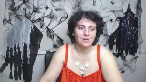 Snapshot of luciami chatting on November 2025 06:24:02 AM LuciaMi online show from November 2025 06:24:02 AM