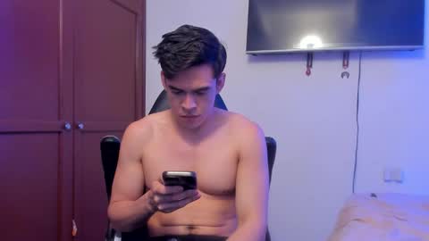 Lucian Gomez online show from October 2025 07:33:02 PM