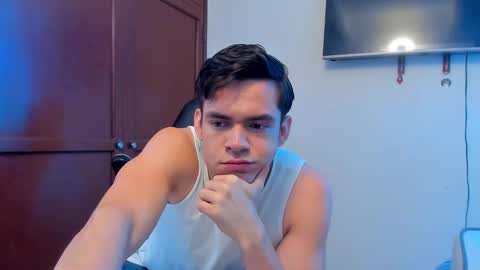 Lucian Gomez online show from October 2025 06:49:01 PM