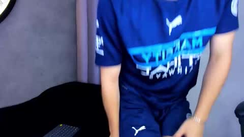 Snapshot of lucian_greyy chatting on October 2025 04:33:01 AM lucian_greyy online show from October 2025 04:33:01 AM