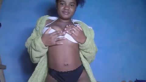 luciana012 online show from September 2025 06:27:02 AM