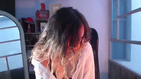 Luciana Evans online show from December 2024 05:00:01 PM