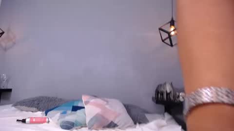 Luciana  online show from September 2025 01:10:01 AM