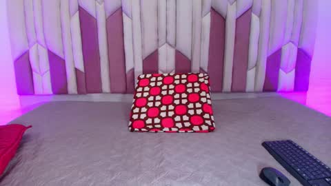 instagram luciana417  online show from October 2025 03:18:02 AM