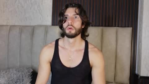 Luciano online show from September 2025 08:43:01 PM