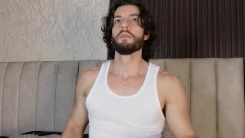 Luciano online show from September 2025 07:48:02 PM