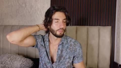 Luciano online show from September 2025 09:17:02 PM