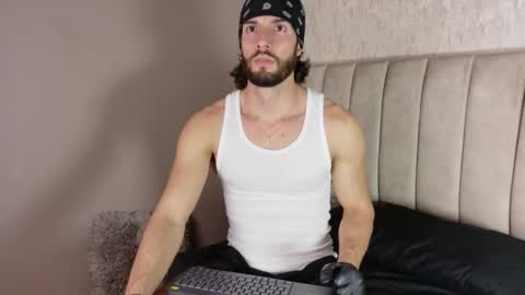 Luciano online show from September 2025 09:53:01 PM