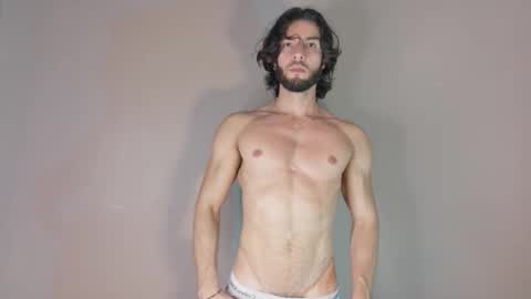 Luciano online show from October 2025 09:58:02 PM