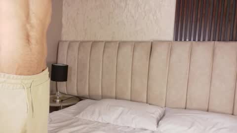 Luciano online show from October 2025 08:41:01 PM