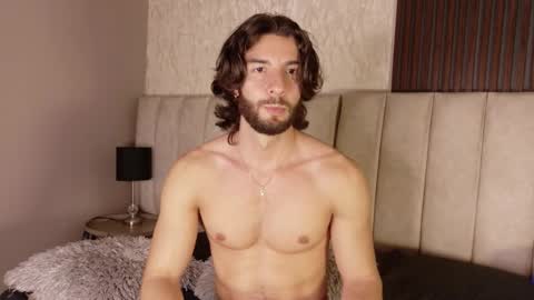 Luciano online show from October 2025 10:21:01 PM