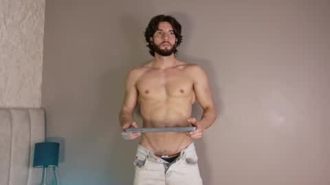 Luciano online show from October 2025 09:57:01 PM