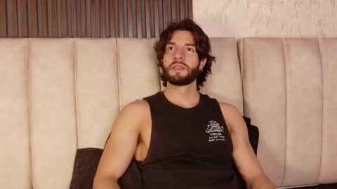 Luciano online show from November 2025 09:48:02 PM