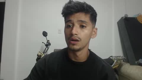 Snapshot of lucifferr_ chatting on November 2025 06:39:01 PM leonel online show from November 2025 06:39:01 PM