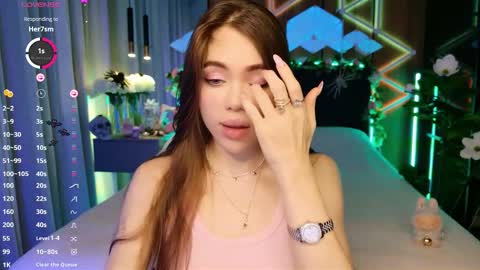 MimiFors online show from October 2025 02:41:02 PM