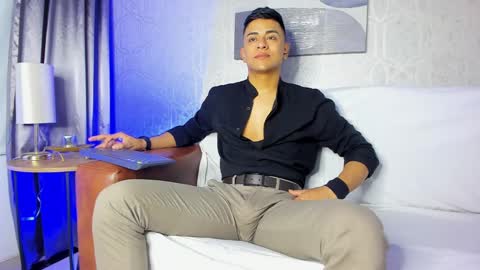 Snapshot of lucii_fer_ chatting on January 2025 11:02:01 AM Leo online show from January 2025 11:02:01 AM
