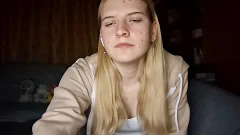 Monika online show from September 2025 08:25:02 PM