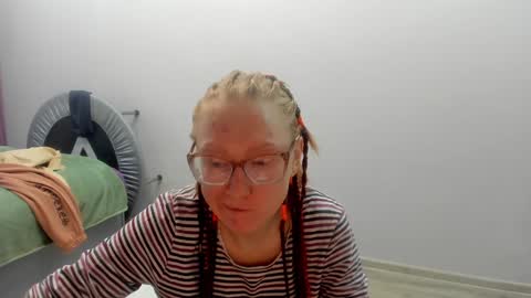 lucky_licky20 online show from December 2024 03:48:02 AM