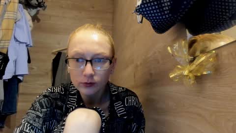 lucky_licky20 online show from December 2024 04:16:02 AM