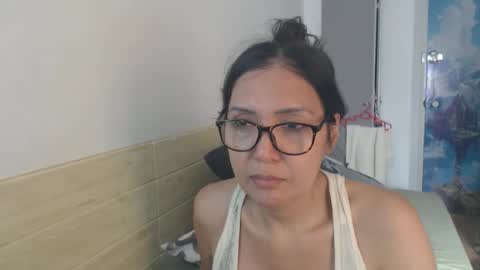 Snapshot of luckyisa chatting on October 2025 09:20:01 AM angelisa online show from October 2025 09:20:01 AM