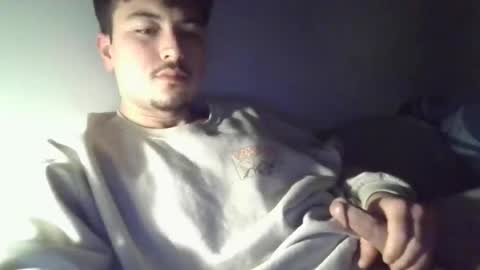 Snapshot of lucrativebong chatting on January 2025 08:31:01 AM Zack online show from January 2025 08:31:01 AM