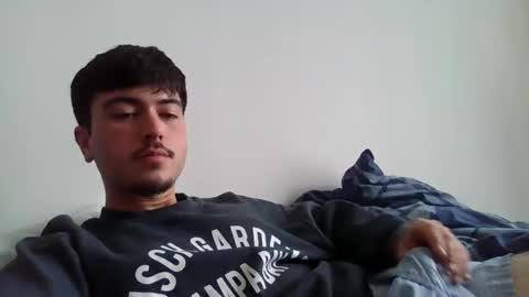 Snapshot of lucrativebong chatting on January 2025 08:33:01 PM Zack online show from January 2025 08:33:01 PM