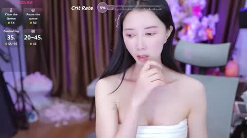 Snapshot of lucy__bb chatting on October 2025 02:19:02 AM Lucy online show from October 2025 02:19:02 AM