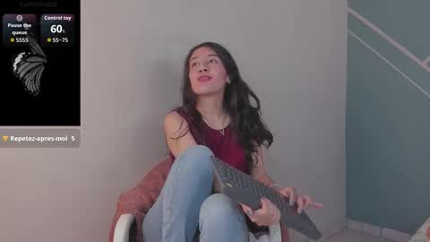 Lucy Herrera online show from October 2025 04:03:02 PM