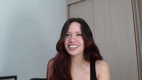 Snapshot of lucy_collins_g chatting on November 2025 08:46:02 PM Lucy online show from November 2025 08:46:02 PM