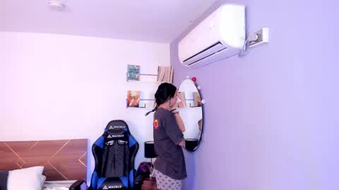 Snapshot of lucy_ferreiraa chatting on February 2025 10:04:01 AM Your Lucy online show from February 2025 10:04:01 AM