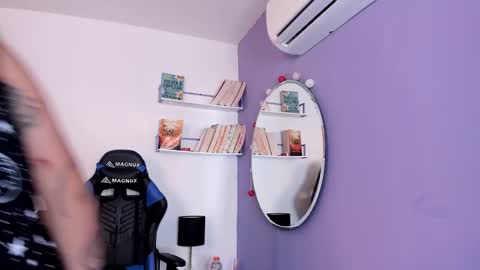 Snapshot of lucy_ferreiraa chatting on February 2025 09:54:01 AM Your Lucy online show from February 2025 09:54:01 AM