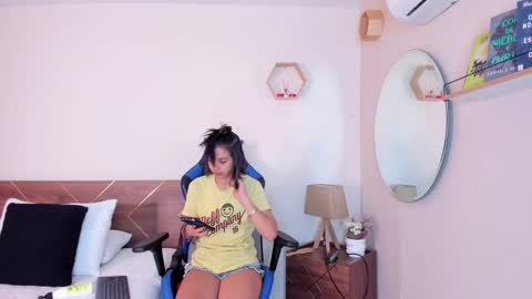 Snapshot of lucy_ferreiraa chatting on September 2025 04:50:01 AM Your Lucy online show from September 2025 04:50:01 AM