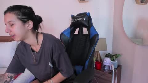 Snapshot of lucy_ferreiraa chatting on October 2025 04:32:02 AM Your Lucy online show from October 2025 04:32:02 AM