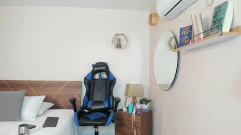 Snapshot of lucy_ferreiraa chatting on October 2025 05:19:02 PM Your Lucy online show from October 2025 05:19:02 PM