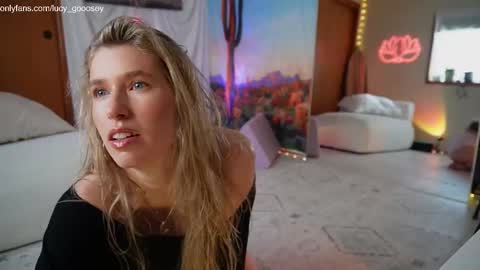 Lucy. online show from October 2025 10:18:02 PM