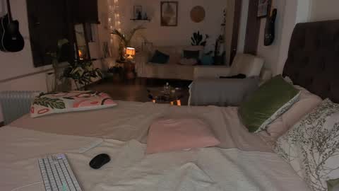 Snapshot of lucy_sweetgirl19 chatting on September 2025 12:59:01 AM luciana online show from September 2025 12:59:01 AM