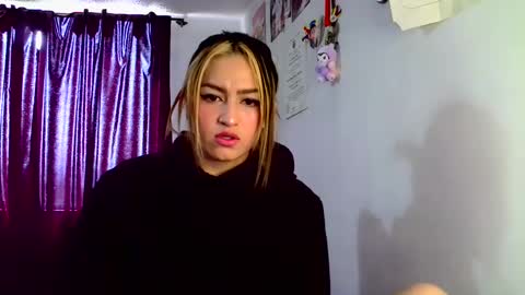 LUCIA  online show from January 2025 06:28:01 PM