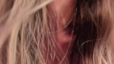 LucyJhonsonn online show from January 2025 03:06:02 AM